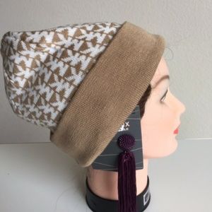 Michael Kors Vertical Logo Beanie Hat H5, H6